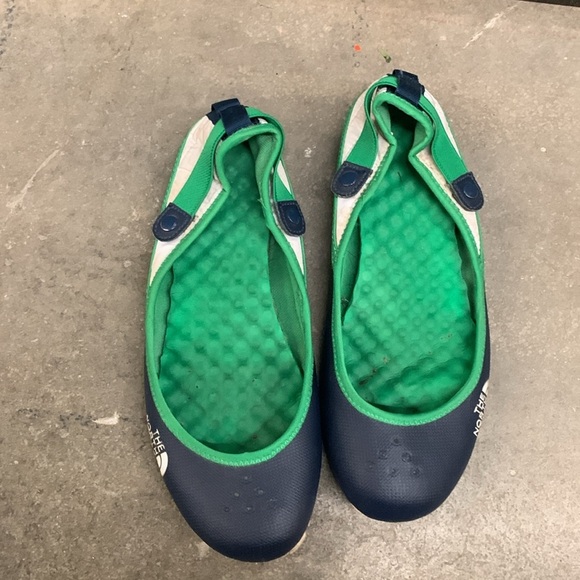The North face Blue and Green flat shoes - Picture 2 of 6